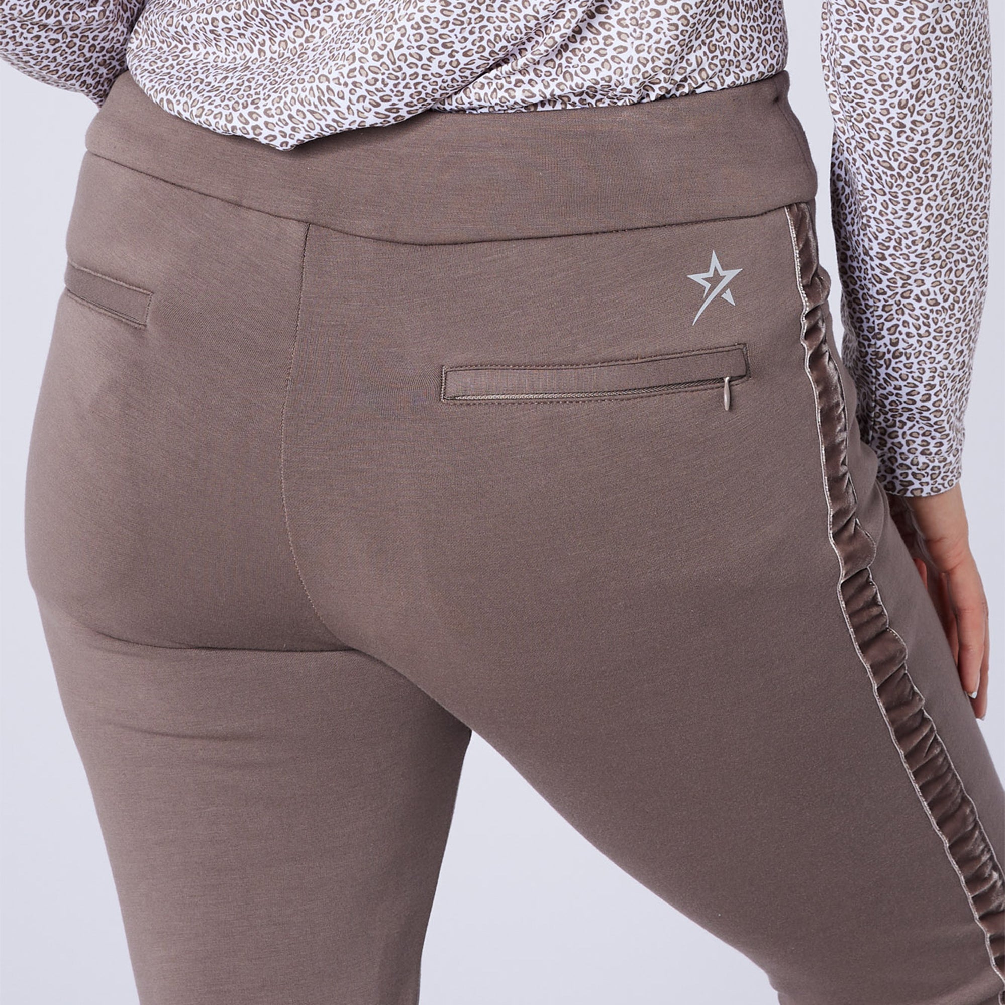 Swing Out Sister Amber Thermal Pull On Ladies Golf Trousers Walnut Whip 31 Inch