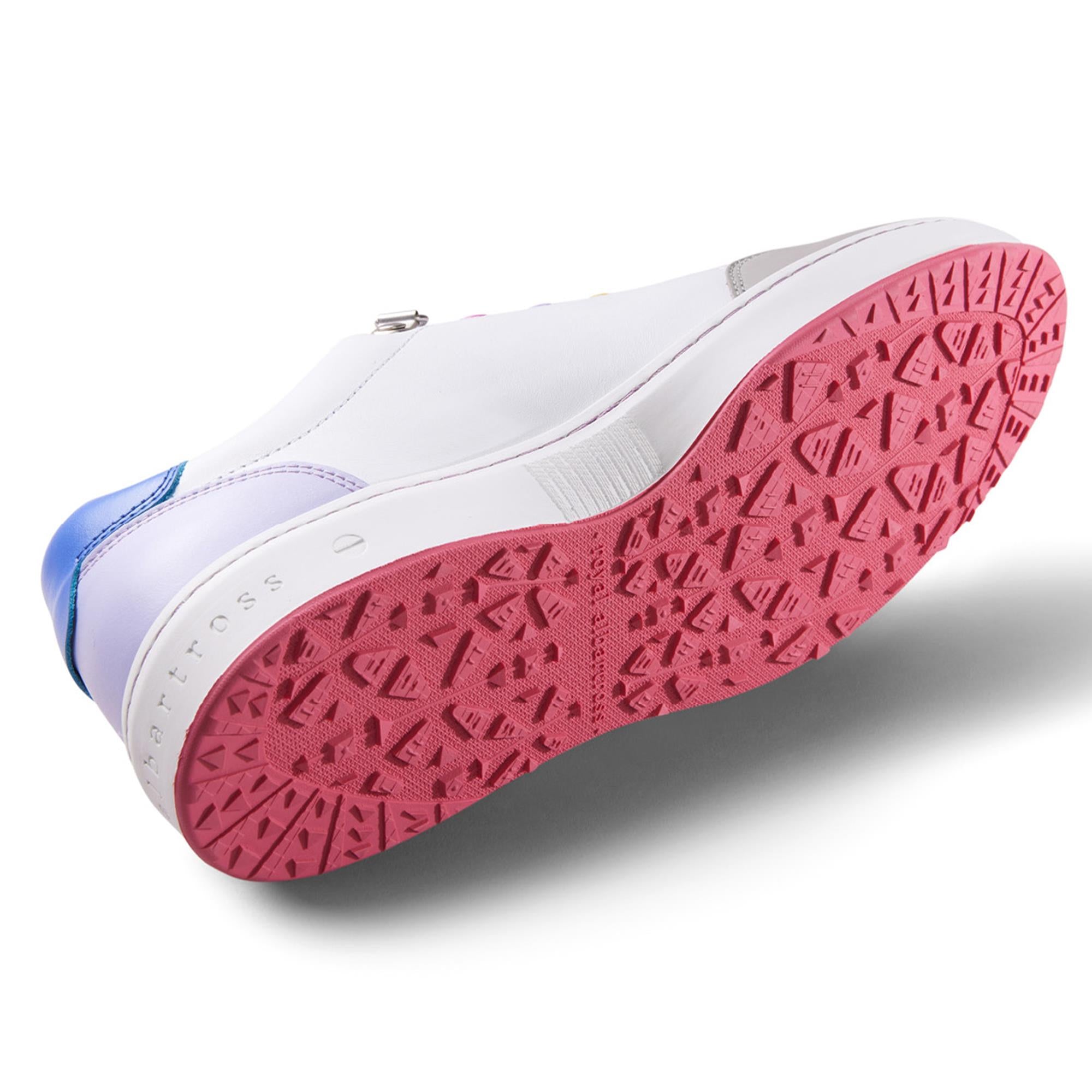 Close-up of sole on Royal Albartross Fieldfox ladies spikeless golf shoes – durable and comfortable spikeless sole for women golfers