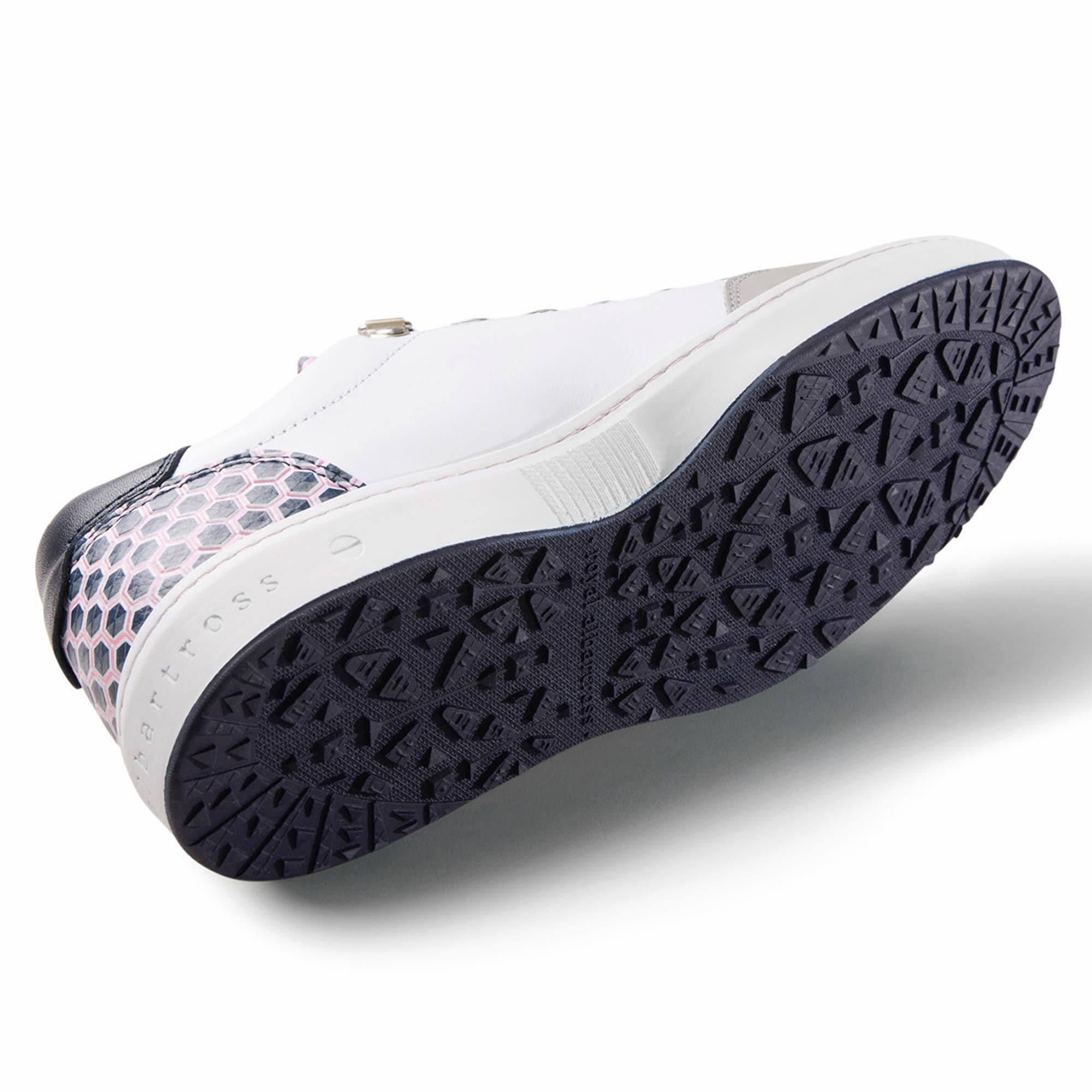Close-up of sole on Royal Albartross Fieldfox ladies spikeless golf shoes – durable spikeless sole for comfort and traction