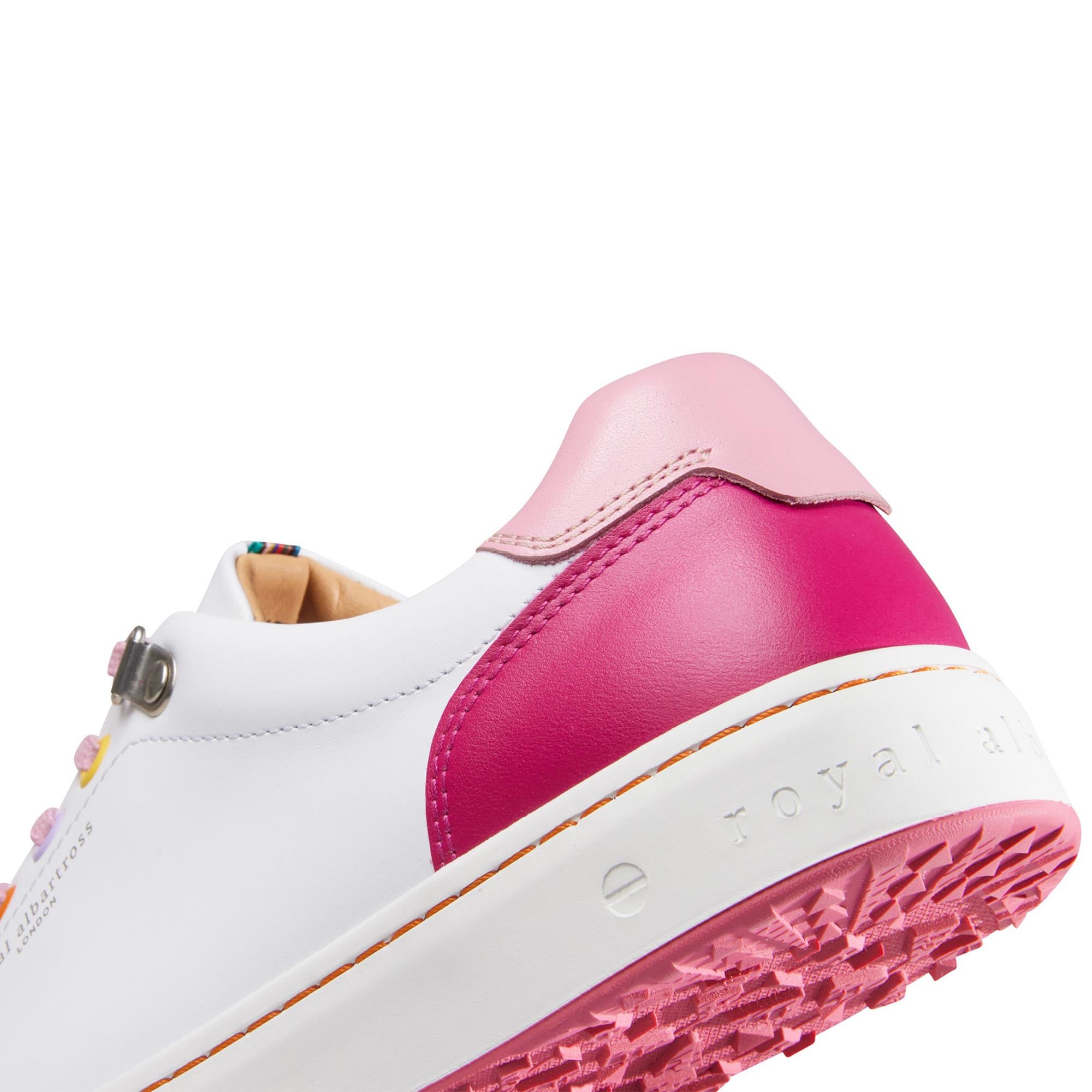 Close-up of heel detail on Royal Albartross Fieldfox ladies golf shoes in dream white and pink – premium ladies golf footwear with elegant branding