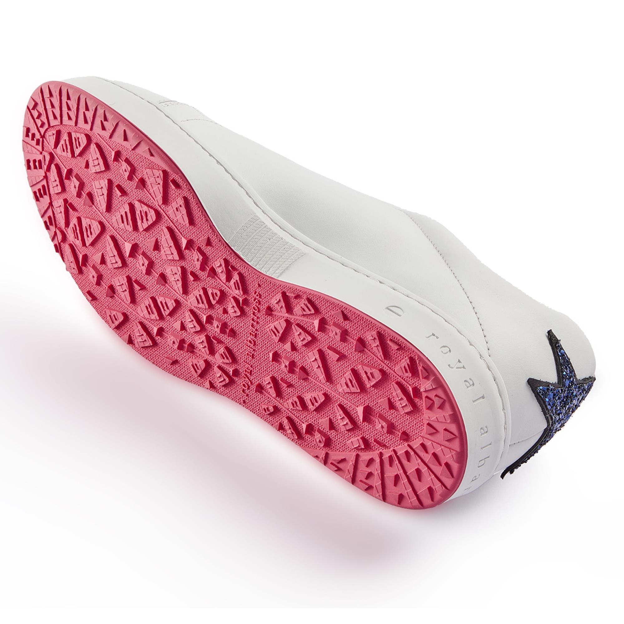 Underside of Royal Albartross Queen Hollywood golf shoes – premium spikeless ladies golf shoes with superior grip