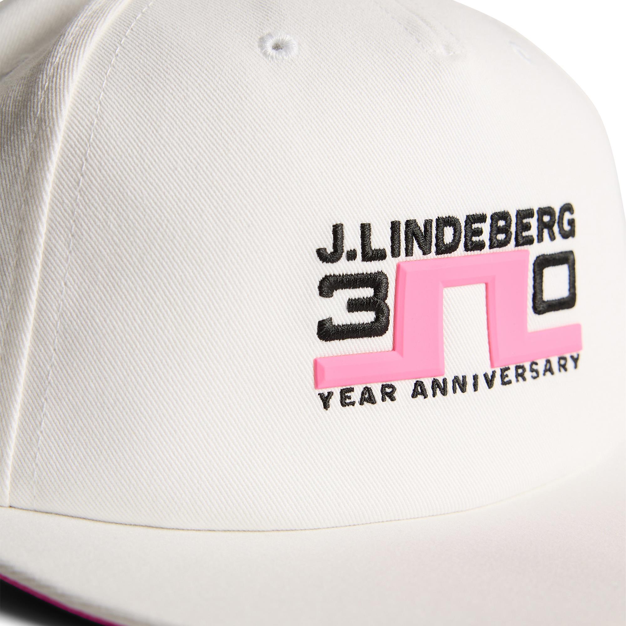 J Lindeberg 30Y Cap Azalea White