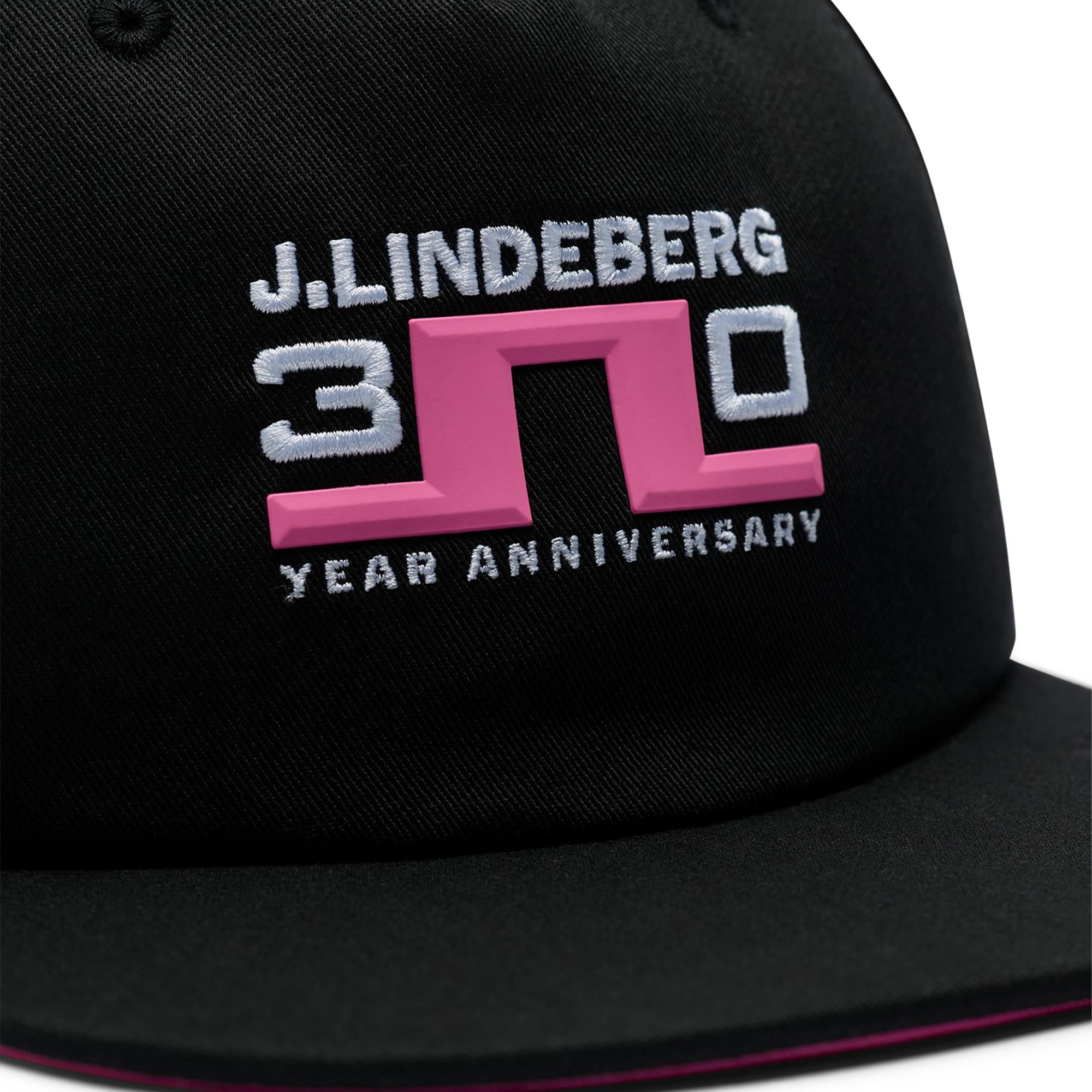 J Lindeberg 30Y Cap Black